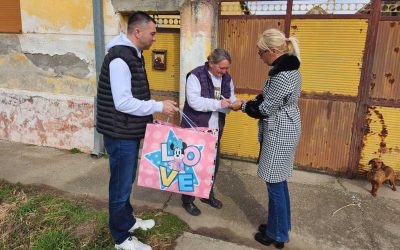 Opštinska uprava Opovo: Paketi za četiri novorođene bebe