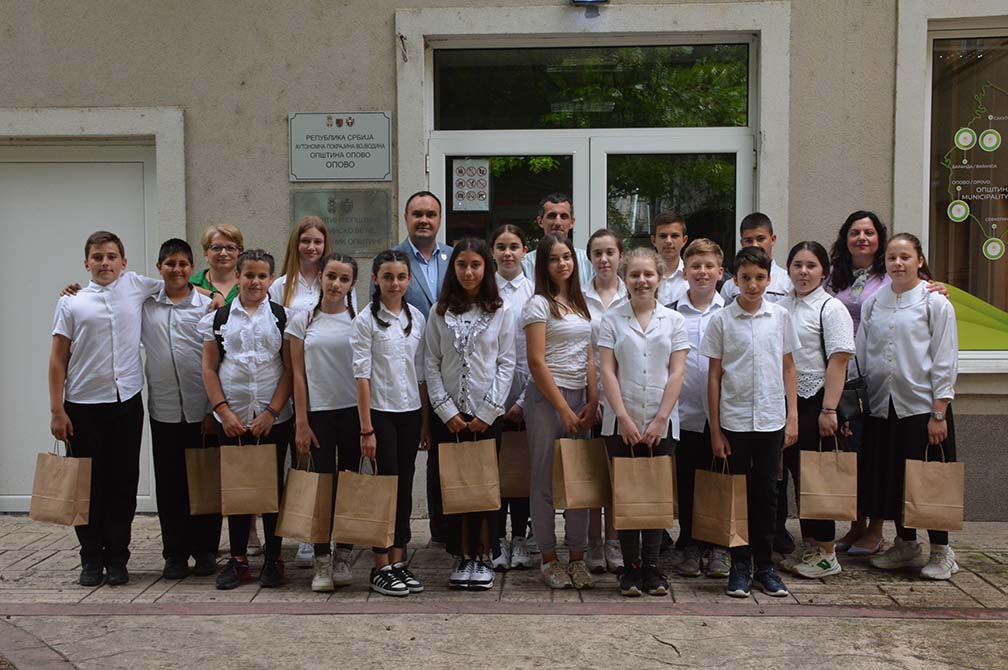 Prijem za članove školskog tamburaškog orkestra iz Sakula (video)