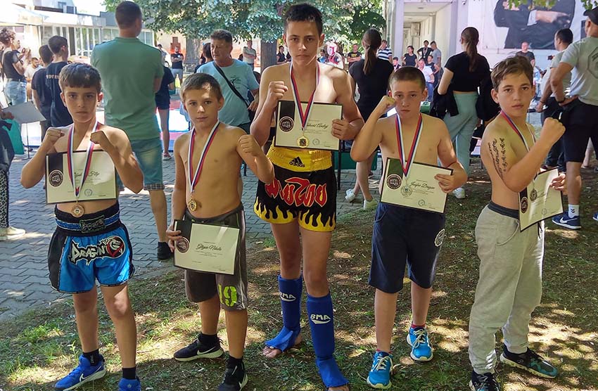 Ponovo zlatni i srebrni trofeji za Sefkerince