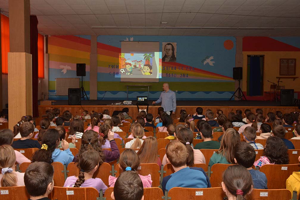Edukacija dece školskog i predškolskog uzrasta o saobraćaju