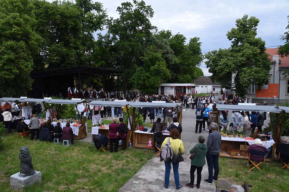 Majski etno bazar, folklorni koncert i nastup hora Harmonium