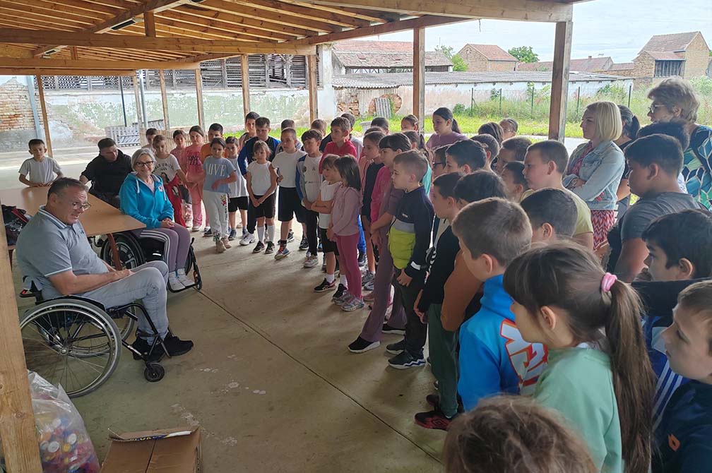 Baranđanski školarci u poseti UPIK Opovo