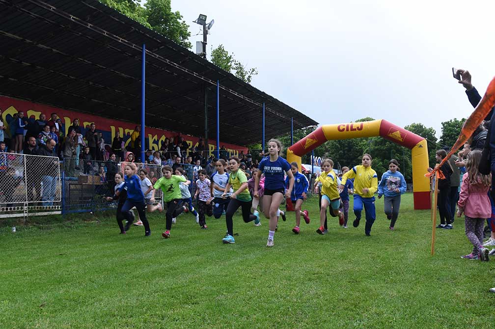 Revija mladih atletičara na Spartakovom krosu