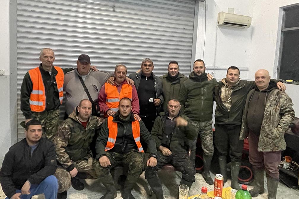 Opovački lovci u akciji spasavanja pecaroša