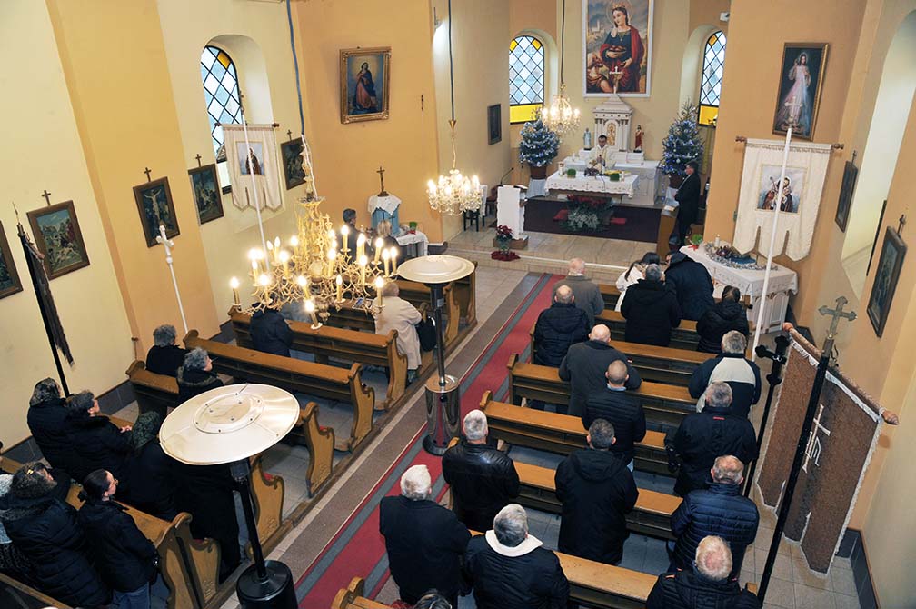 Božićna misa u rimokatoličkoj crkvi „Sveta Elizabeta Ugarska“ u Opovu