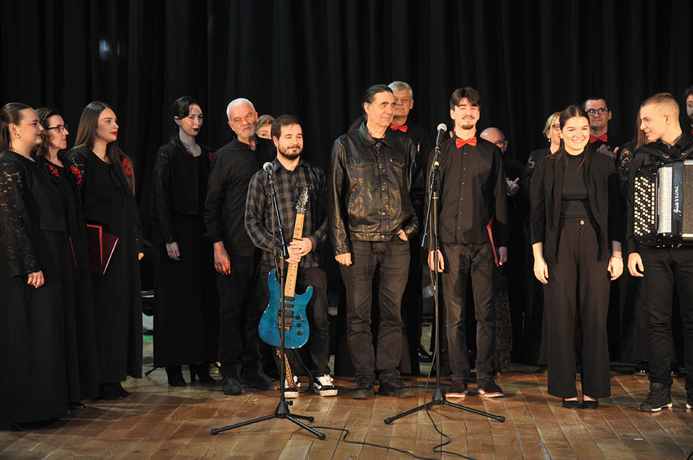 Mini intervju: Miroslav Vicko Milatović, bubnjar rok grupe Riblja čorba (VIDEO)