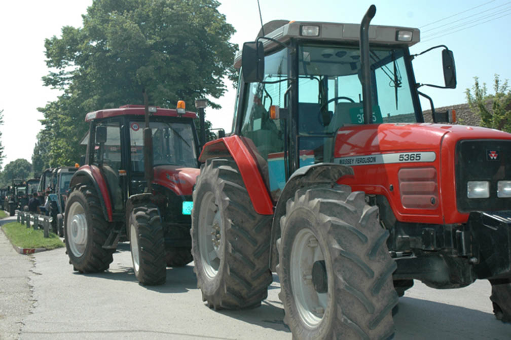 Protest poljoprivrednika – blokade kod Čente i Pančeva